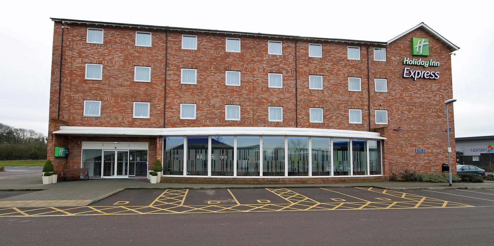 Holiday Inn Express Nuneaton, An Ihg Hotel Exterior foto